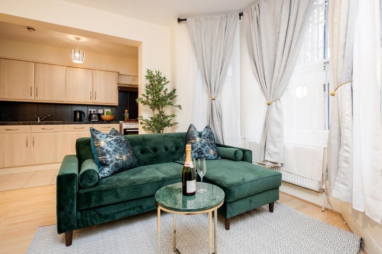 Elegant Kensington Apartment With Patio Londres Exterior foto